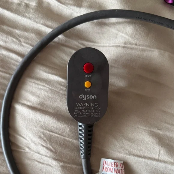 Dyson Hair Dryer Set - Black and Pink - Picture 4 of 6